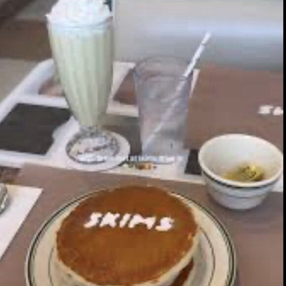 SKIMS Pop Up Cafe Menu Los Angeles Mel’s Diner - Picture 5 of 5